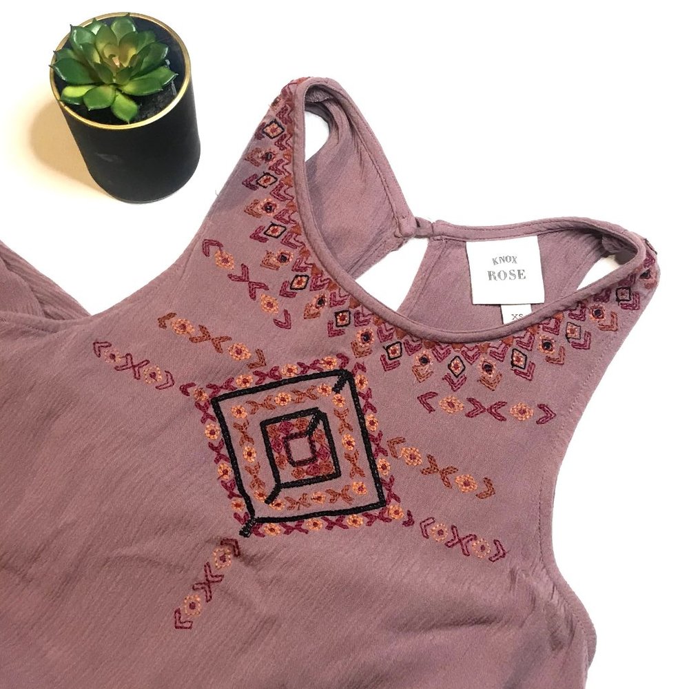 {KNOX ROSE}  Embroidered Mauve Boho Sleeveless Top
